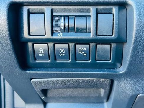 Used 2021 Subaru Crosstrek 2.0i Premium w/ Moonroof Package image 18