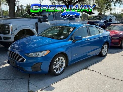 Used 2019 Ford Fusion SE FWD image 1