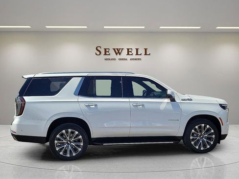 Used 2025 Chevrolet Tahoe High Country AWD/4WD image 6
