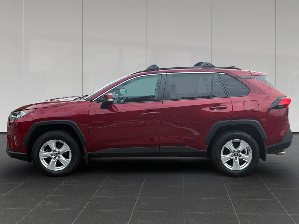 Used 2020 Toyota RAV4 XLE w/ Convenience Package AWD/4WD image 2