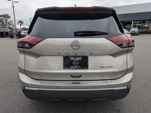 Certified 2024 Nissan Rogue SL w/ SL Premium Package image 5