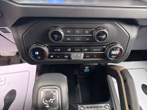 New 2025 Ford Bronco Badlands AWD/4WD image 23