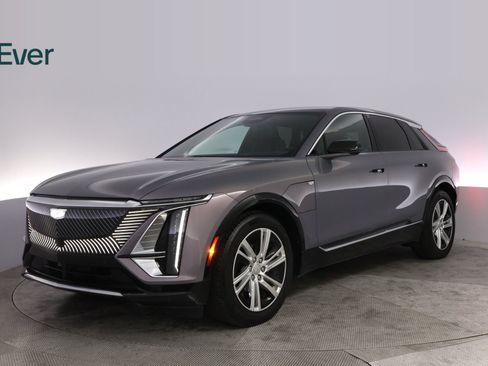 Used 2024 Cadillac Lyriq Tech AWD/4WD image 2
