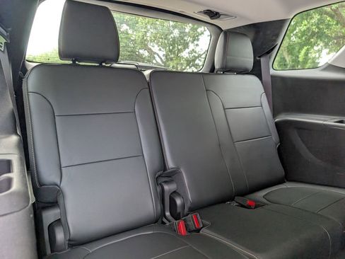 Used 2018 Chevrolet Traverse LT FWD image 21