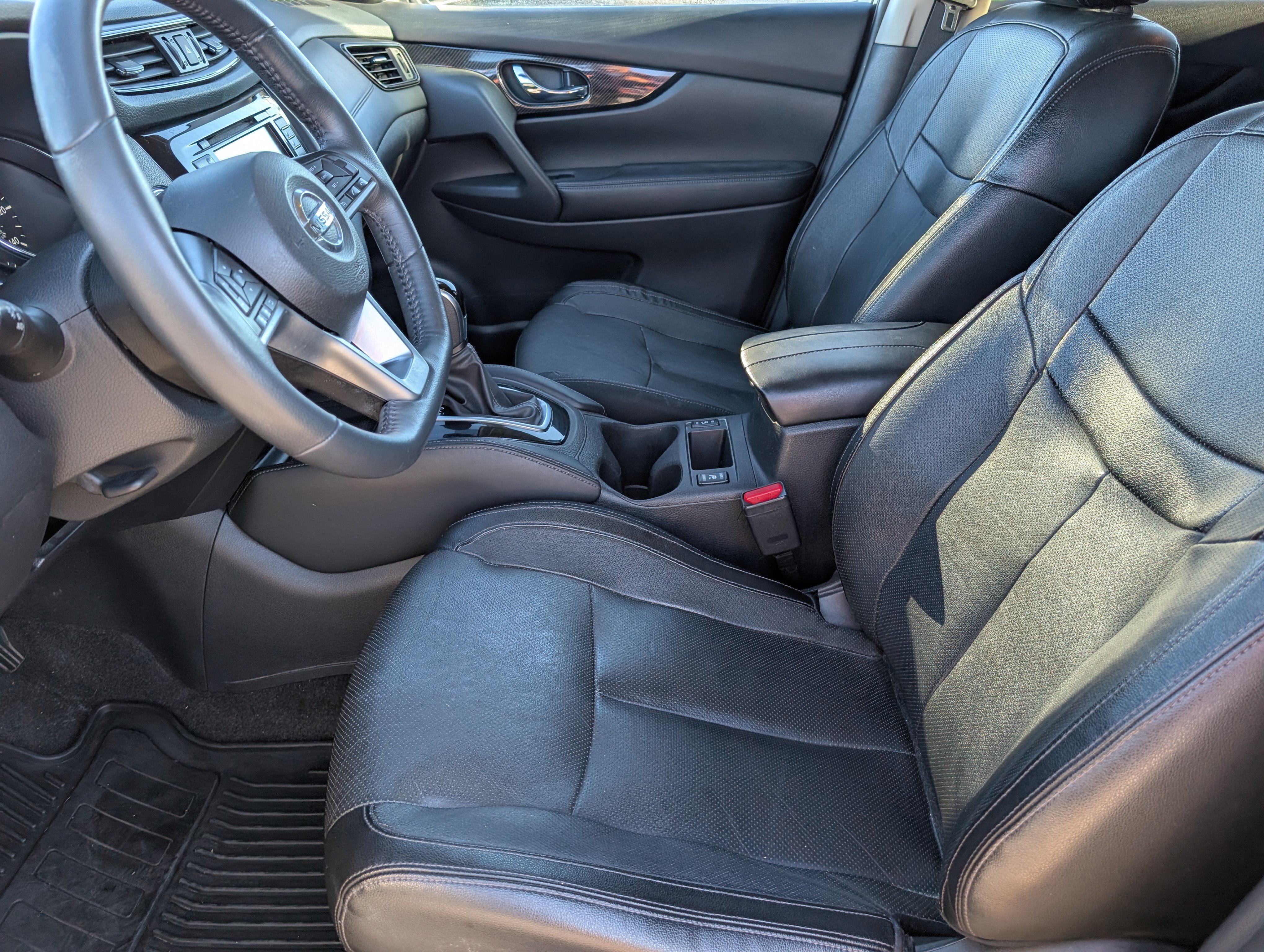 Used 2017 Nissan Rogue SL w/ SL Premium Package FWD image 13