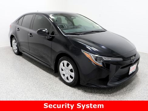 Used 2024 Toyota Corolla LE image 4