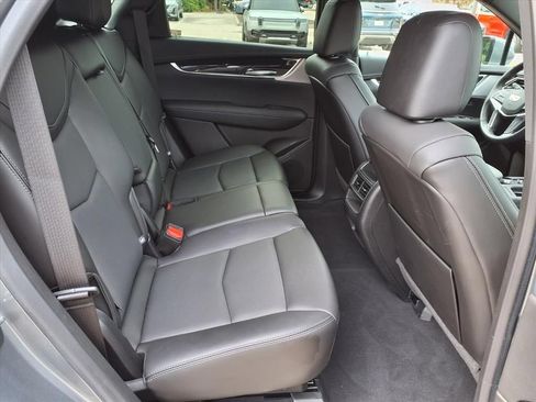 Used 2022 Cadillac XT5 Premium Luxury w/ Technology Package AWD/4WD image 13