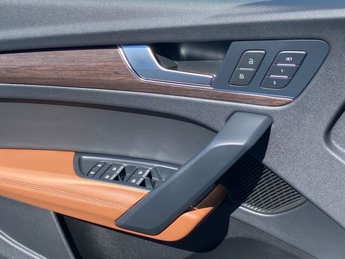 Used 2024 Audi Q5 e Premium Plus image 19