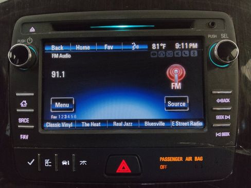 Used 2017 Chevrolet Traverse LT FWD image 25