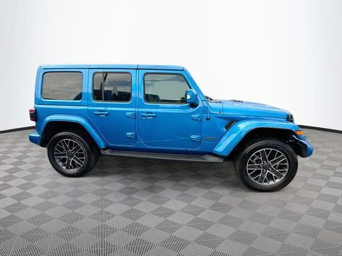 Used 2023 Jeep Wrangler Unlimited Sahara AWD/4WD image 5
