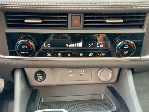 Used 2026 Nissan Rogue SV image 28