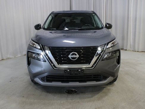 Used 2023 Nissan Rogue S image 2