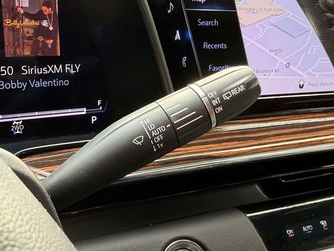 Used 2024 Cadillac Escalade ESV Premium Luxury w/ Performance Package image 33