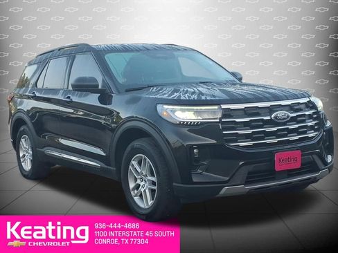 Used 2025 Ford Explorer Active w/ Active Comfort Package RWD image 3