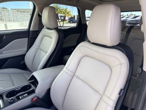 New 2026 Lincoln Corsair Premiere image 21