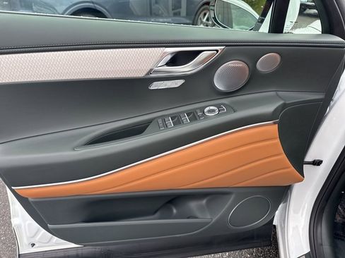 New 2026 Genesis GV80 2.5T Advanced image 17