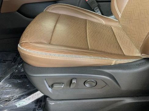 Used 2022 Chevrolet Tahoe High Country AWD/4WD image 19