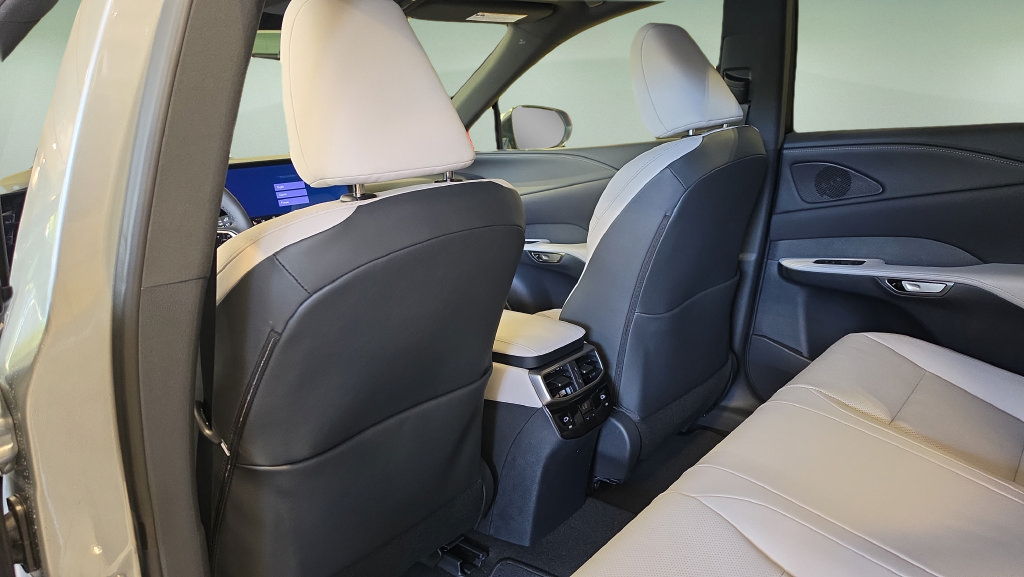 New 2026 Lexus RX 350h AWD/4WD image 16