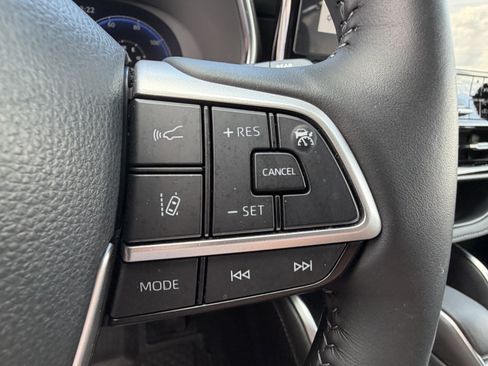 Used 2024 Toyota Highlander Platinum AWD/4WD image 28