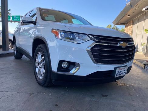 Used 2018 Chevrolet Traverse LT FWD image 3