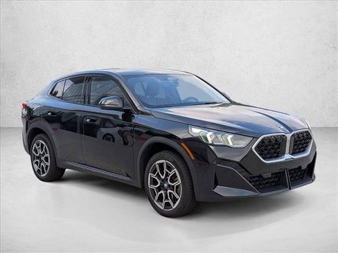 Used 2026 BMW X2 xDrive28i AWD/4WD image 3