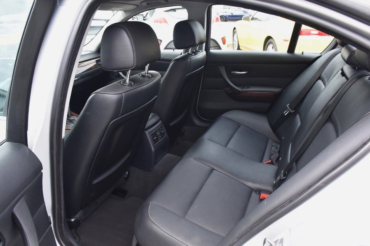 Used 2010 BMW 328i Sedan RWD image 9