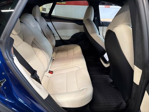 Used 2021 Tesla Model S Plaid image 26