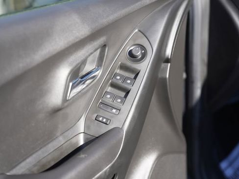 Used 2017 Chevrolet Trax LT w/ LT Convenience Package image 28