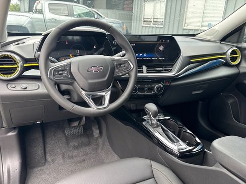 Used 2025 Chevrolet Trax ACTIV w/ Driver Confidence Package FWD image 9