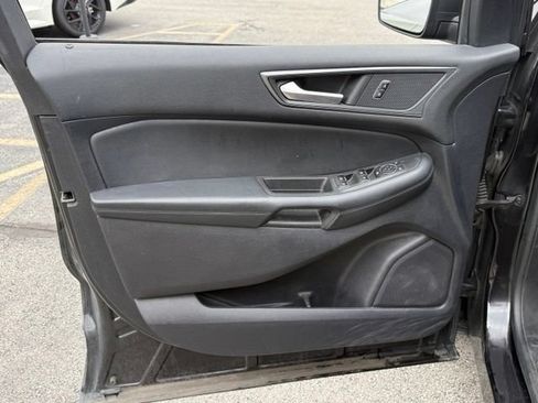 Used 2020 Ford Edge SE FWD image 18