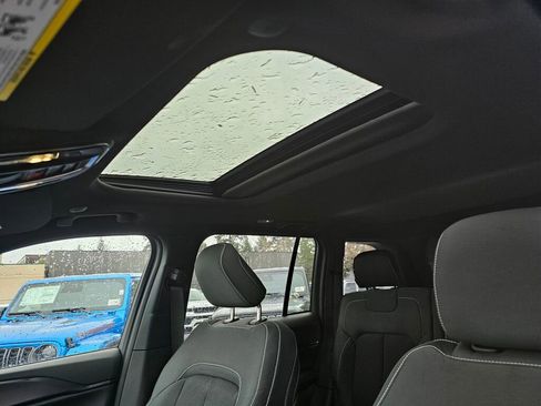 New 2026 Jeep Grand Cherokee Laredo image 19