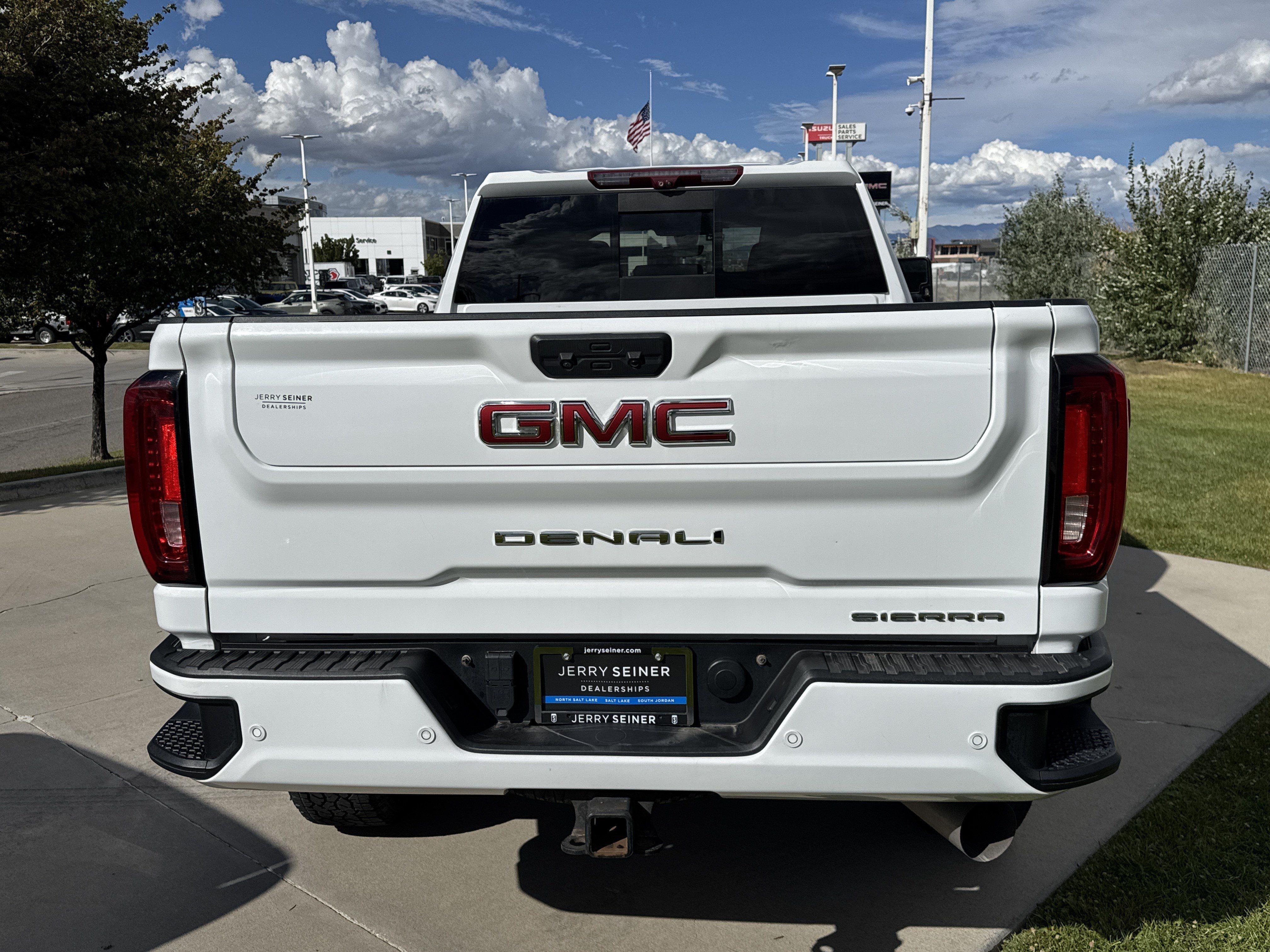 Used 2023 GMC Sierra 3500 Denali w/ Denali Ultimate Package AWD/4WD image 7