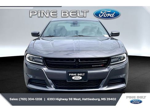 Used 2021 Dodge Charger SXT RWD image 3