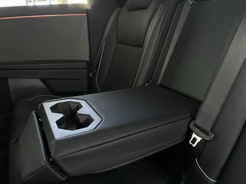 Used 2024 Tesla Cybertruck AWD Crew Cab image 22