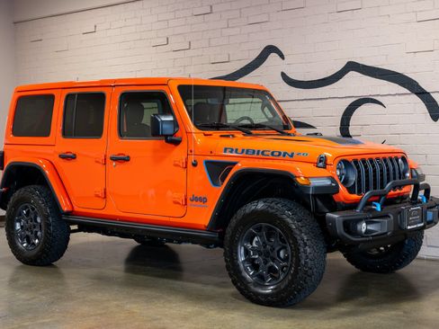 Used 2023 Jeep Wrangler Unlimited Rubicon 4xe AWD/4WD image 3