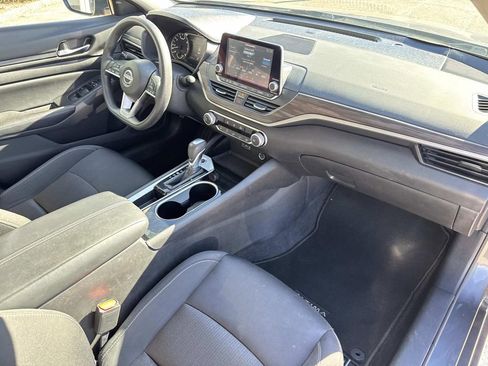 Used 2024 Nissan Altima 2.5 SV image 13