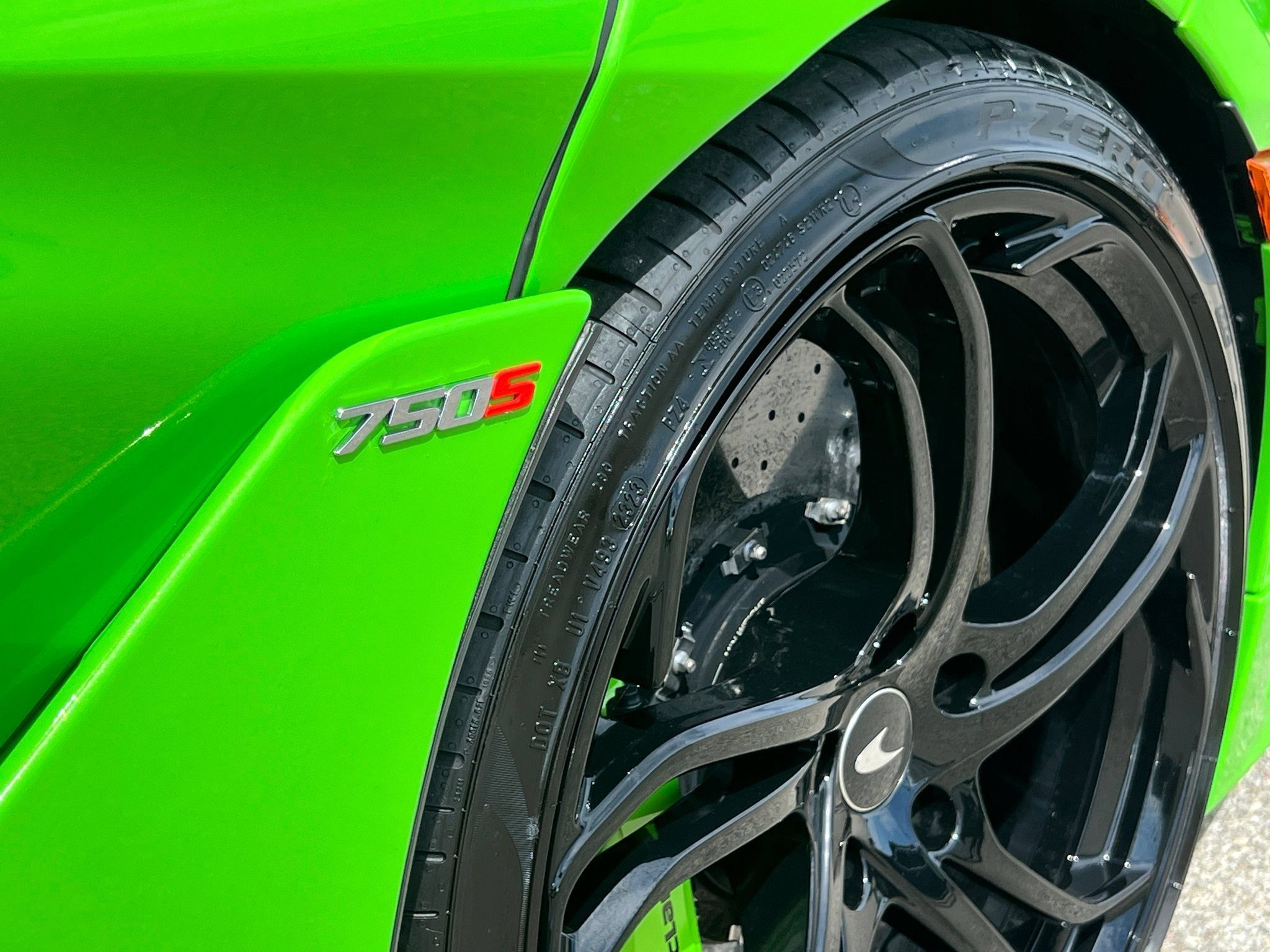 Used 2024 McLaren 750S RWD image 19