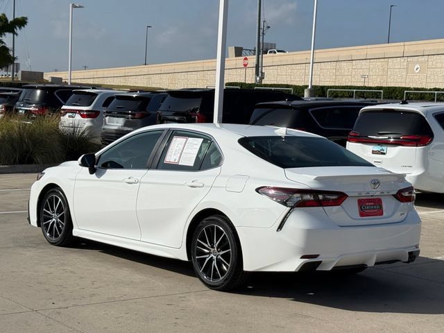 Used 2023 Toyota Camry SE FWD image 4