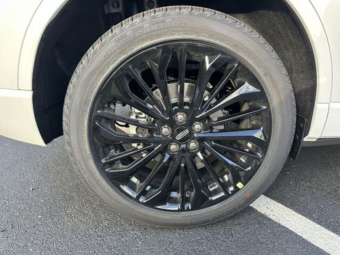 New 2026 Lincoln Corsair Premiere image 7