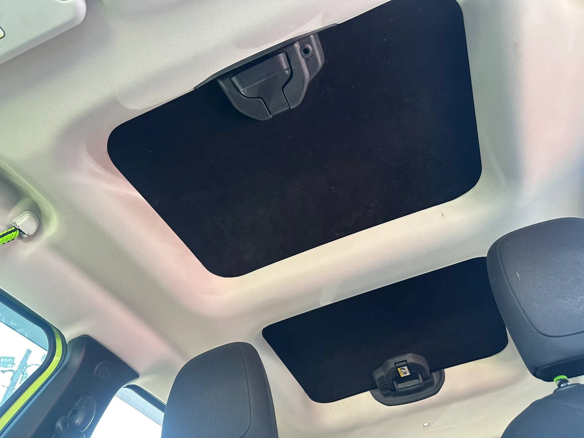 Used 2017 Jeep Renegade Trailhawk w/ Trailer Tow Group AWD/4WD image 18