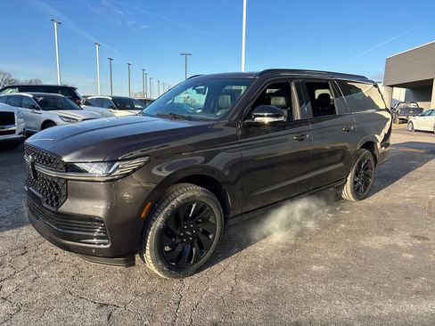 New 2026 Lincoln Navigator L Reserve image 3