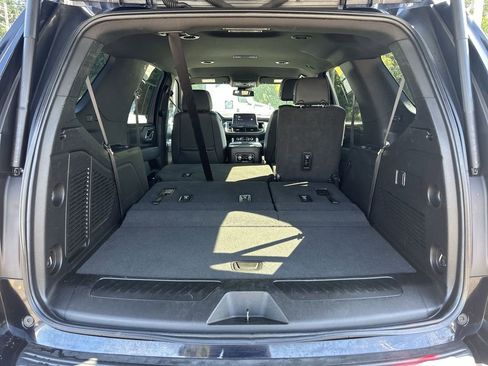 Used 2024 GMC Yukon SLT RWD image 31