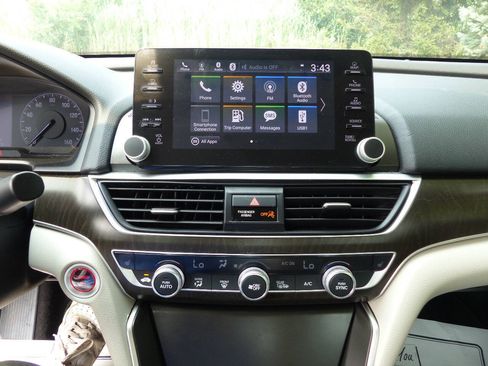 Used 2020 Honda Accord EX image 30