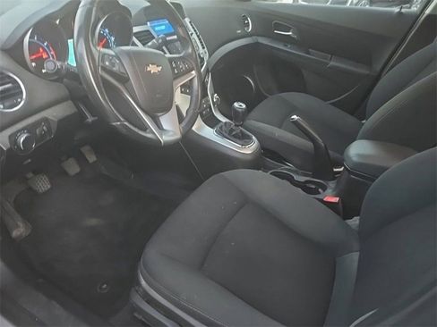 Used 2011 Chevrolet Cruze Eco image 8