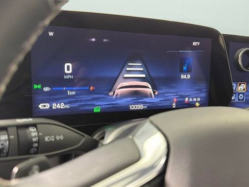 Used 2025 Chevrolet Equinox EV LT w/ Convenience Package FWD image 20
