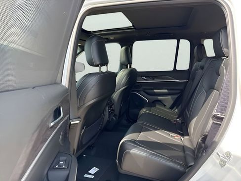 New 2025 Jeep Grand Cherokee Limited 4xe image 23