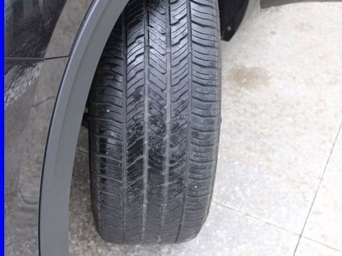 Used 2024 Volkswagen Atlas SE image 14