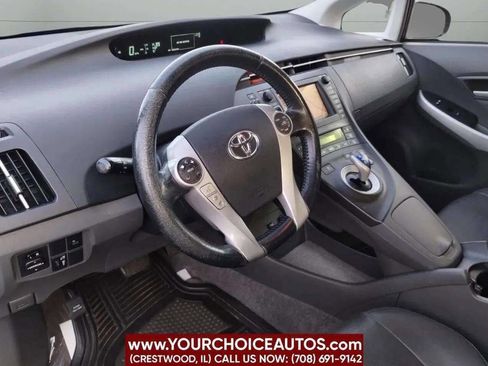 Used 2011 Toyota Prius Five image 17