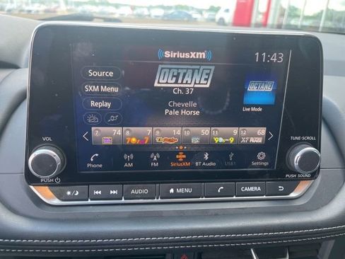 Used 2024 Nissan Rogue SV FWD image 15