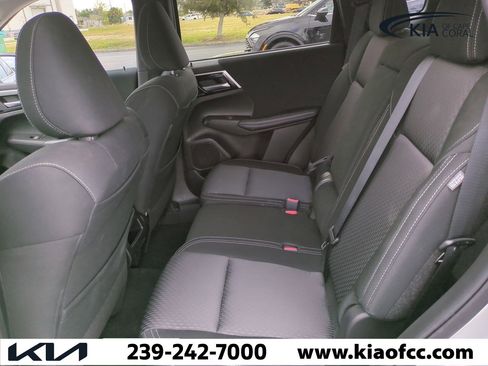 Used 2024 Mitsubishi Outlander ES image 13